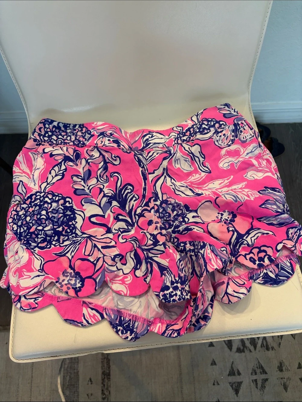 Lilly Pulitzer shorts size large - Picture 1 of 2
